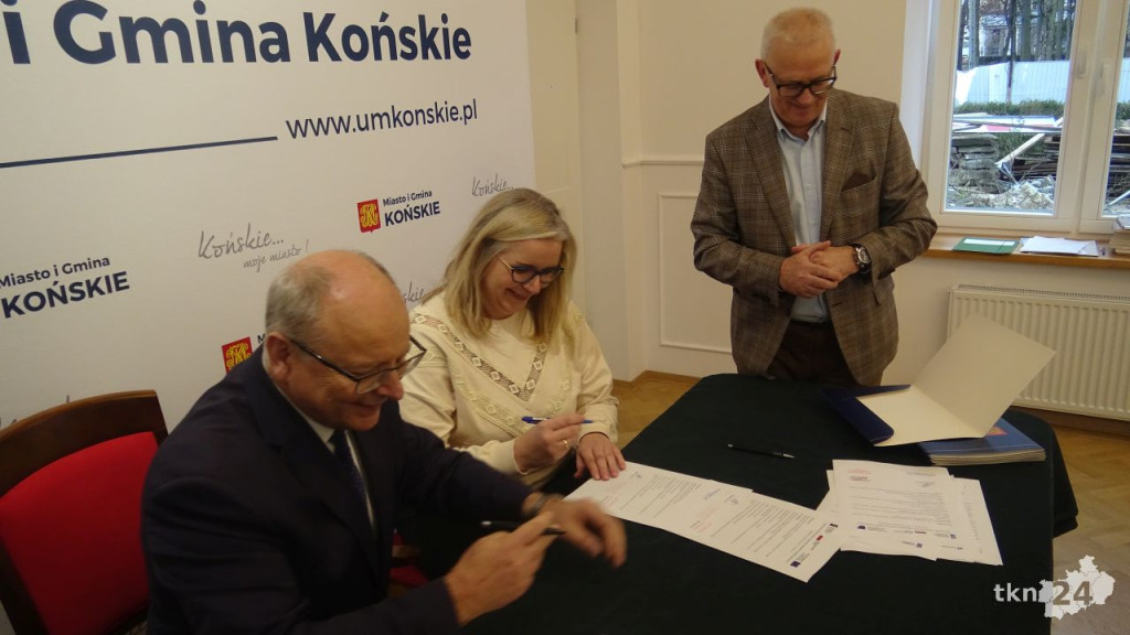 Cyfrowa Gmina. Koneckie szkoły i jednostki z nowym sprzętem [wideo, zdjęcia]