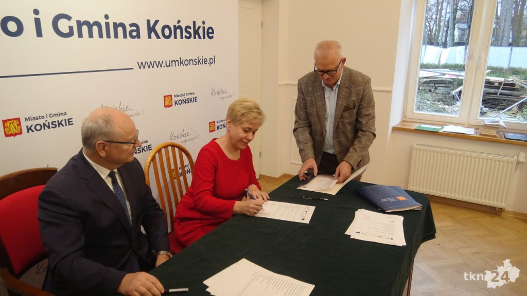 Cyfrowa Gmina. Koneckie szkoły i jednostki z nowym sprzętem [wideo, zdjęcia]