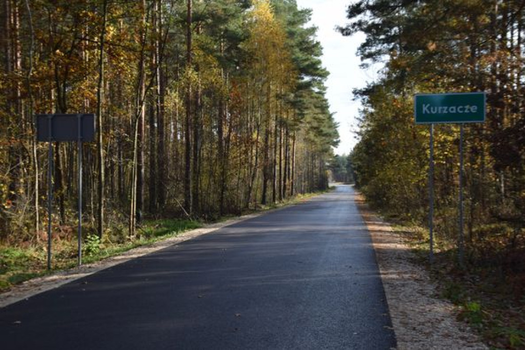 Trzy drogi w gminie Gowarczów przeszły właśnie odbiór [zdjęcia]