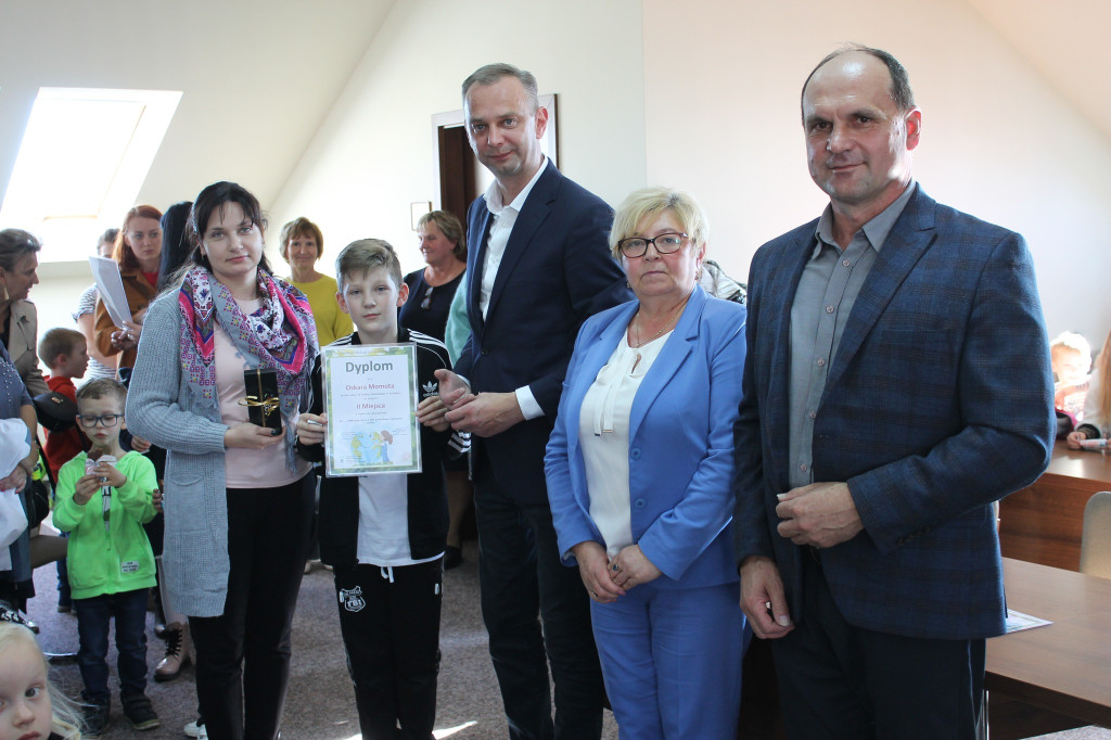 Smyków nagrodził dzieci za proekologiczne prace plastyczne [zdjęcia]