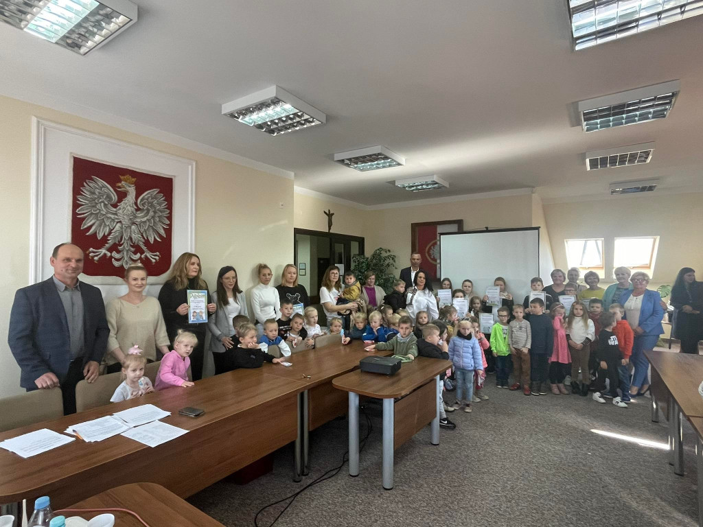 Smyków nagrodził dzieci za proekologiczne prace plastyczne [zdjęcia]