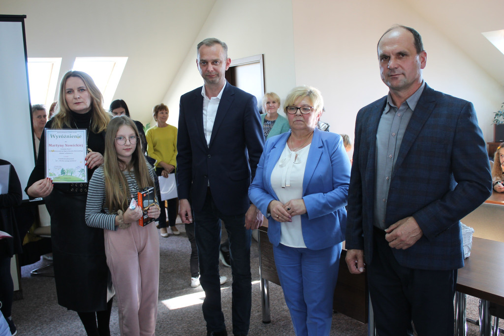 Smyków nagrodził dzieci za proekologiczne prace plastyczne [zdjęcia]