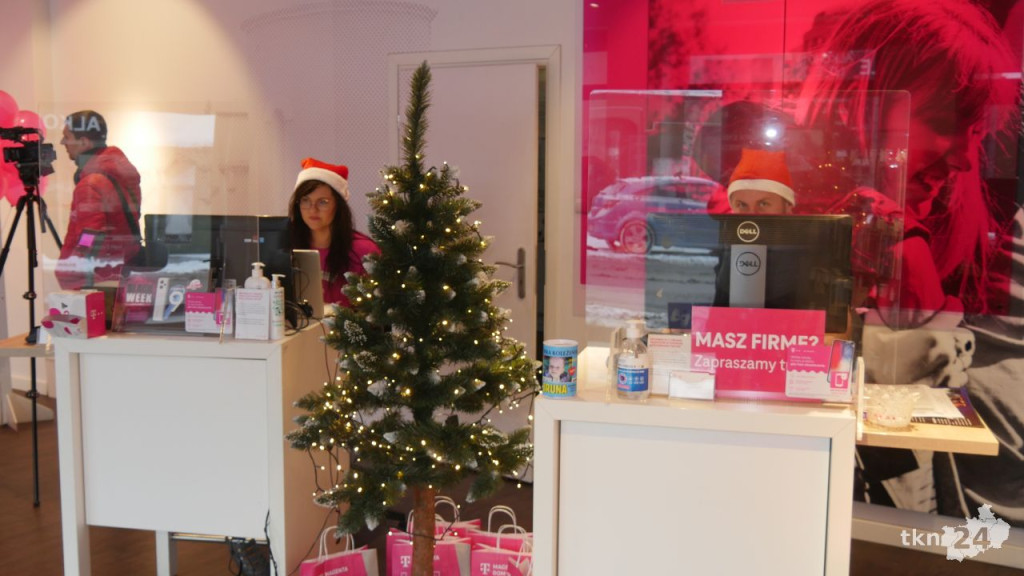 Moc korzyści i prezentów na święta od T-Mobile w Końskich [wideo, zdjęcia]