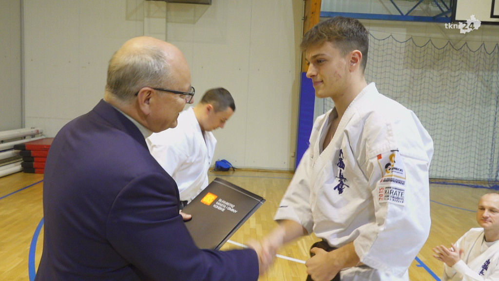 Docenili koneckich mistrzów karate [wideo, zdjęcia]