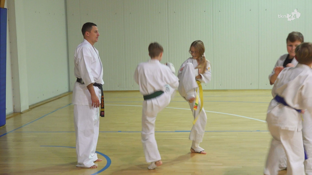 Docenili koneckich mistrzów karate [wideo, zdjęcia]