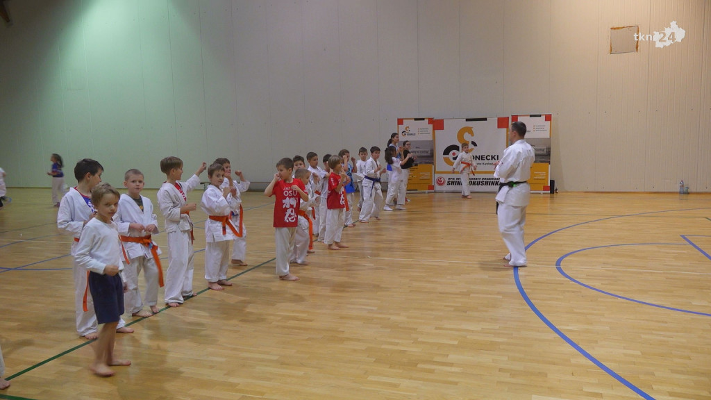 Docenili koneckich mistrzów karate [wideo, zdjęcia]