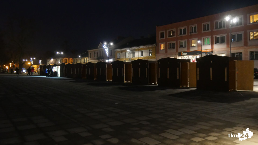 Kramy już są. Jarmark na start!  [ZDJĘCIA]