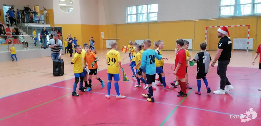 Mundialowe emocje w Fałkowie. Zagrali w futbol dla Bruna [wideo, zdjęcia]