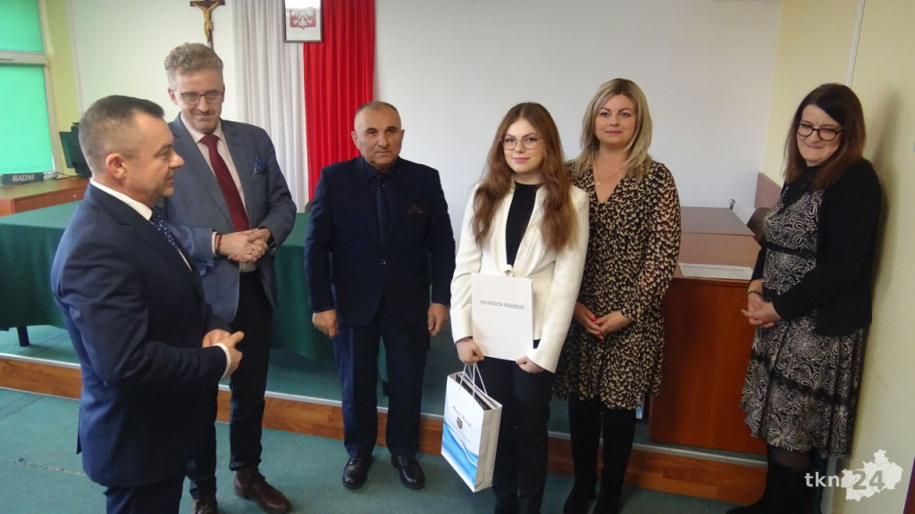 Starosta docenił stypendystów Premiera i Ministra Edukacji! [wideo, zdjęcia]