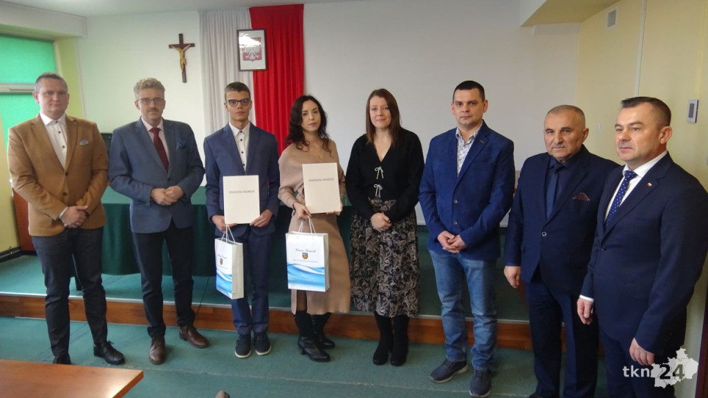 Starosta docenił stypendystów Premiera i Ministra Edukacji! [wideo, zdjęcia]