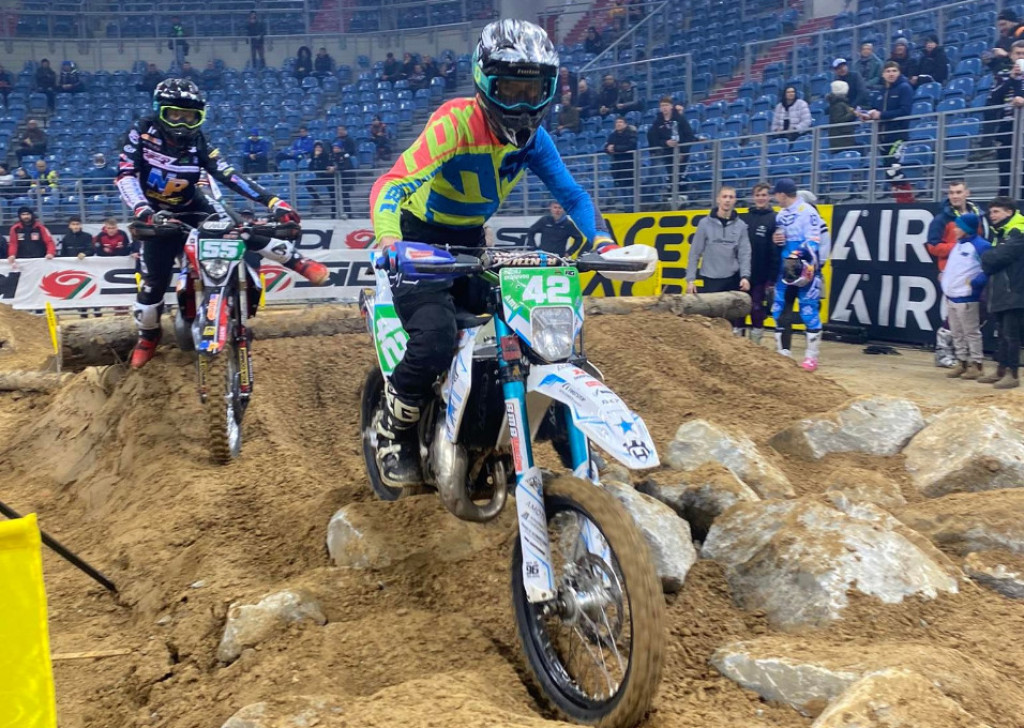 Bracia Broniewscy po debiucie w SuperEnduro! Świetny wynik Damiana [zdjęcia]
