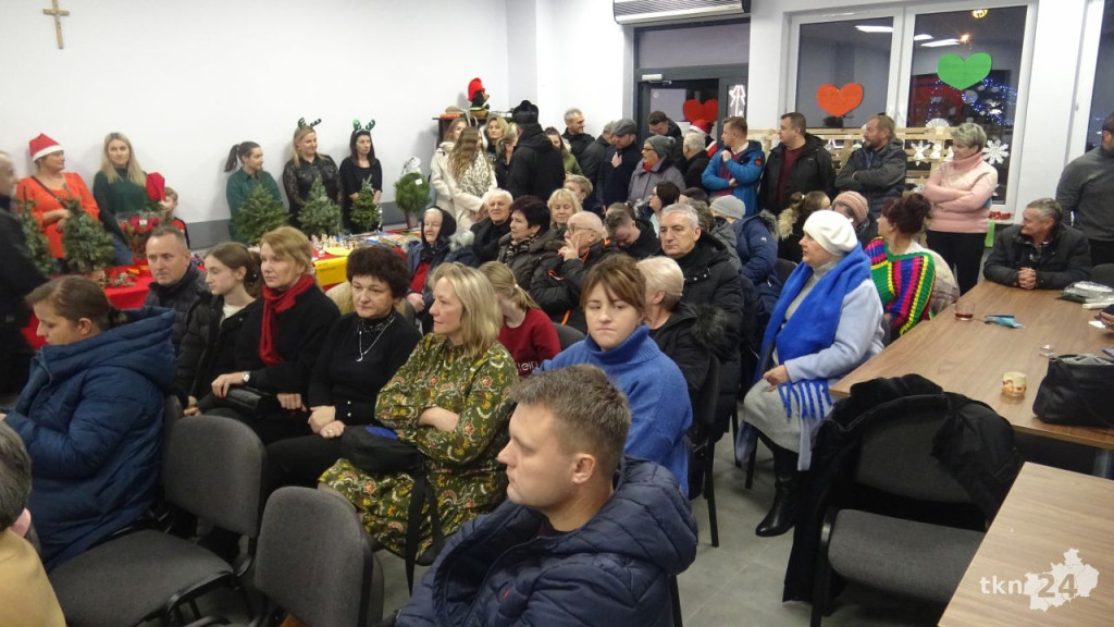 Fałków: Piękny charytatywny wieczór! Czuć było magię świąt [wideo, zdjęcia]