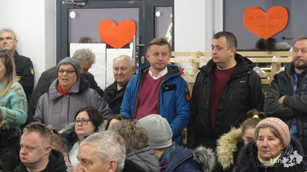 Fałków: Piękny charytatywny wieczór! Czuć było magię świąt [wideo, zdjęcia]