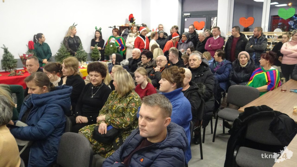 Fałków: Piękny charytatywny wieczór! Czuć było magię świąt [wideo, zdjęcia]