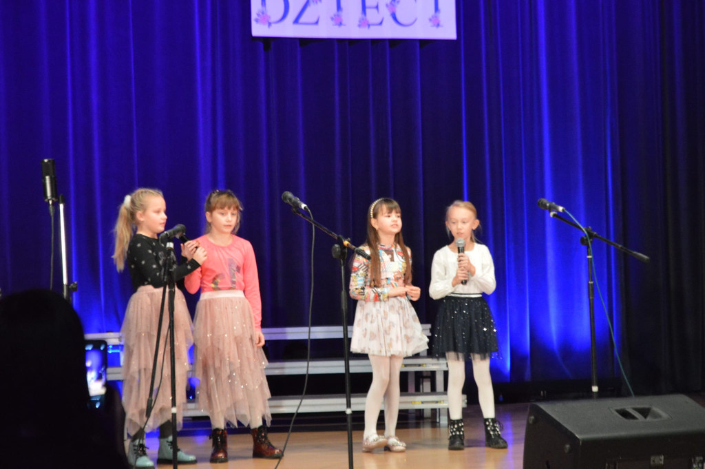 Dzieci dla Dzieci. Charytatywny koncert w Stąporkowie [fotorelacja]