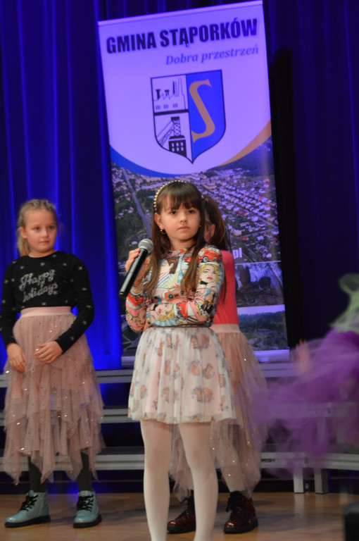 Dzieci dla Dzieci. Charytatywny koncert w Stąporkowie [fotorelacja]