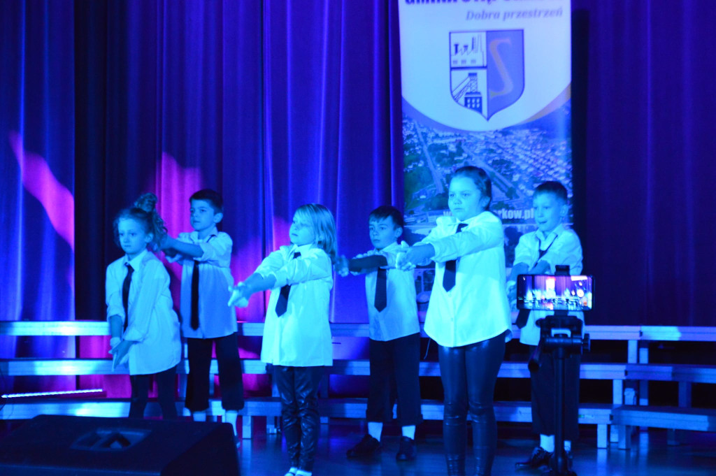 Dzieci dla Dzieci. Charytatywny koncert w Stąporkowie [fotorelacja]