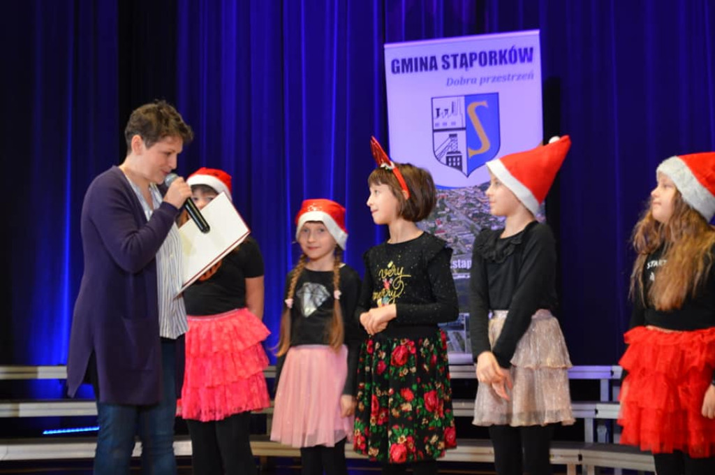 Dzieci dla Dzieci. Charytatywny koncert w Stąporkowie [fotorelacja]