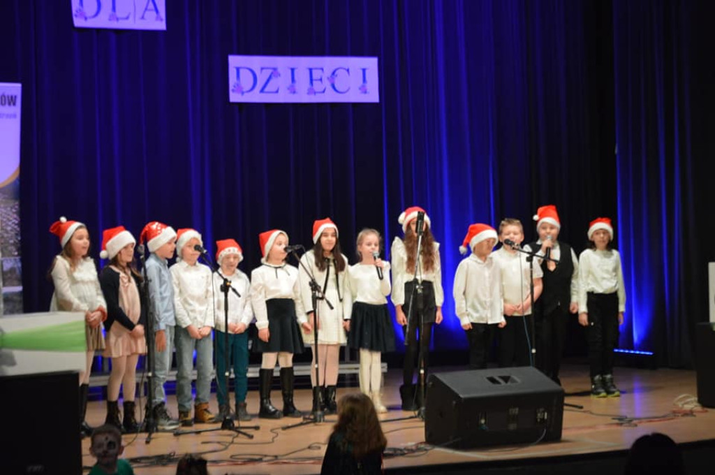 Dzieci dla Dzieci. Charytatywny koncert w Stąporkowie [fotorelacja]