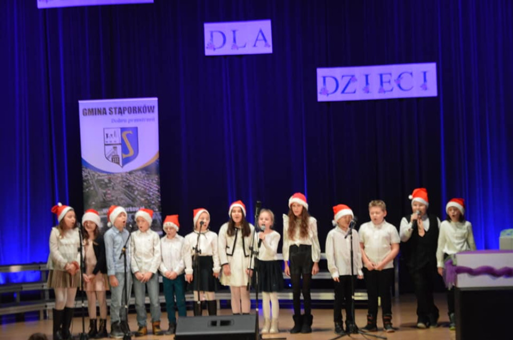 Dzieci dla Dzieci. Charytatywny koncert w Stąporkowie [fotorelacja]