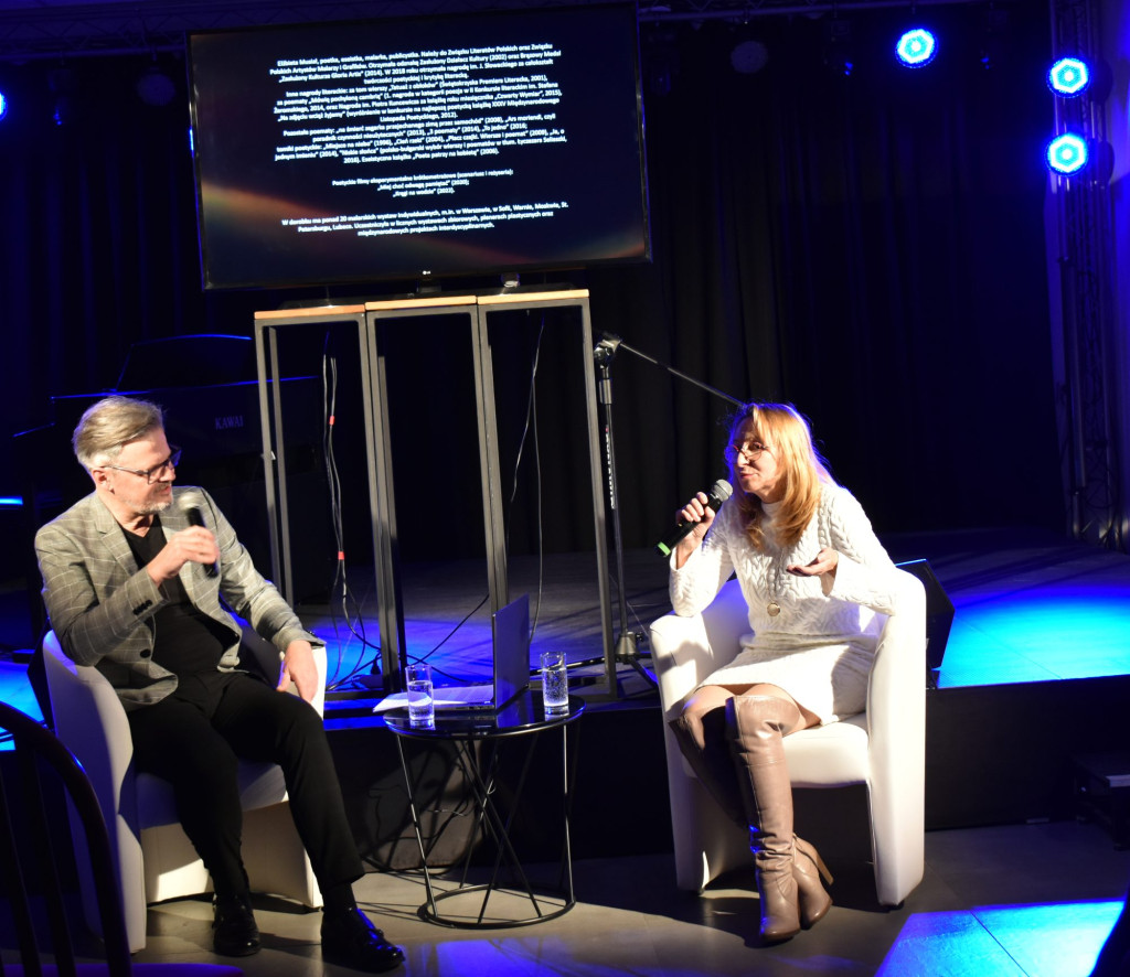 Spotkanie z artystką Elżbietą Musiał w Domu Kultury w Końskich [wideo, zdjęcia]
