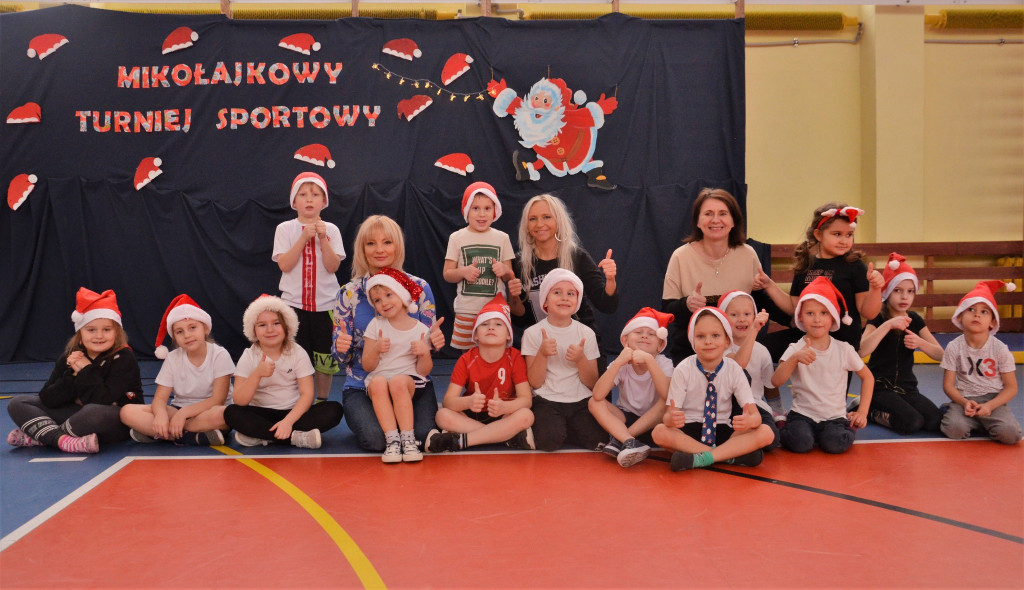 Stąporkowskie przedszkolaki rywalizowały w Mikołajkowym Turnieju Sportowym [zdjęcia]