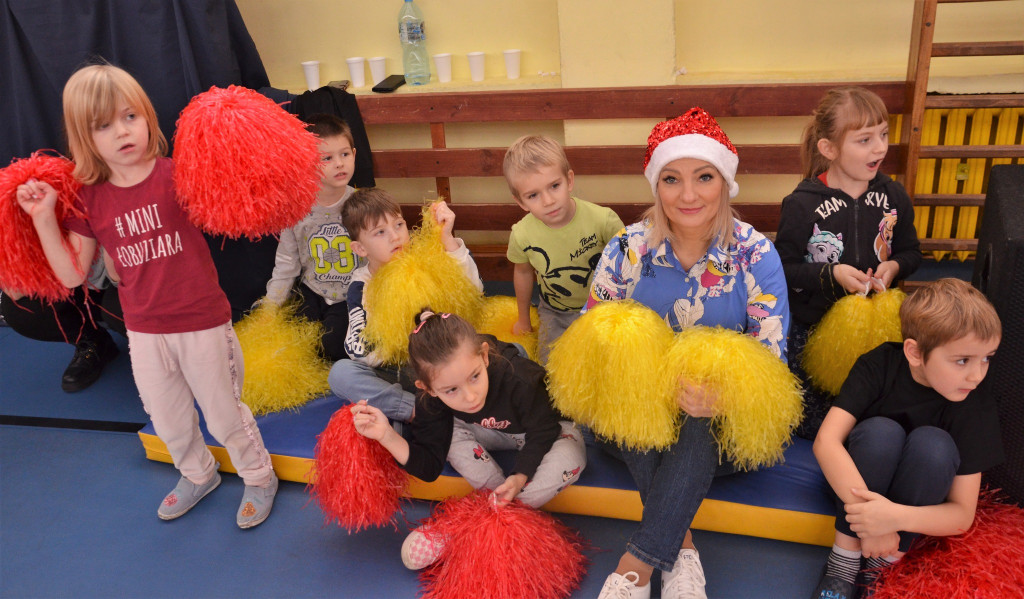 Stąporkowskie przedszkolaki rywalizowały w Mikołajkowym Turnieju Sportowym [zdjęcia]