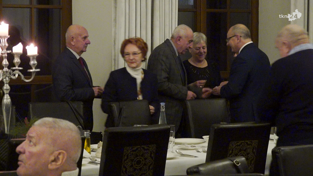 Emeryci, renciści i inwalidzi spotkali się na wigilii [wideo, zdjęcia]