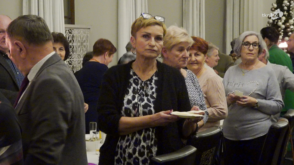 Emeryci, renciści i inwalidzi spotkali się na wigilii [wideo, zdjęcia]