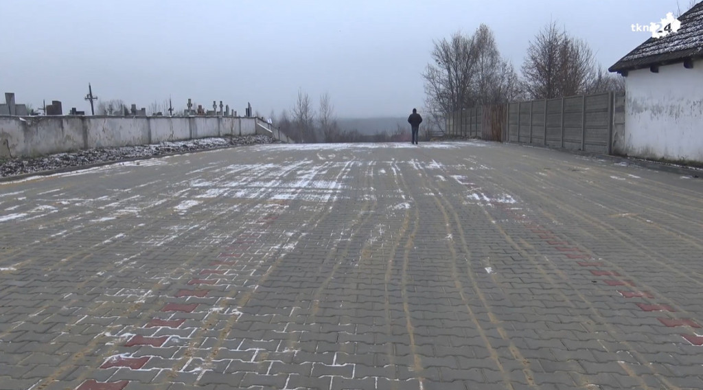 Fałków: Parking przy cmentarzu zakończony [wideo]