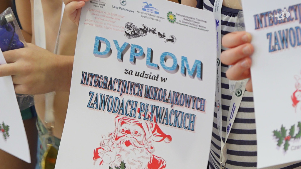 Mikołajkowe pływanie w Czarnieckiej Górze [wideo, zdjęcia]