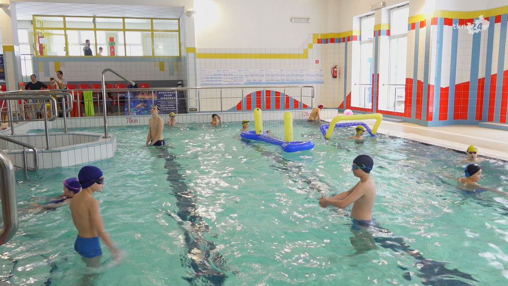 Mikołajkowe pływanie w Czarnieckiej Górze [wideo, zdjęcia]
