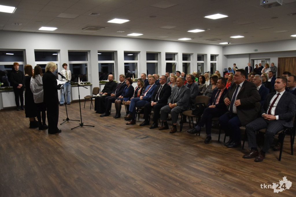 Powiatowa Wigilia w nowej sali konferencyjnej starostwa [wideo, zdjęcia]