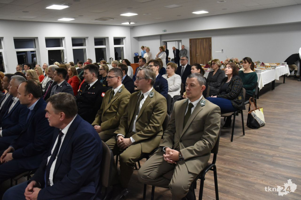 Powiatowa Wigilia w nowej sali konferencyjnej starostwa [wideo, zdjęcia]