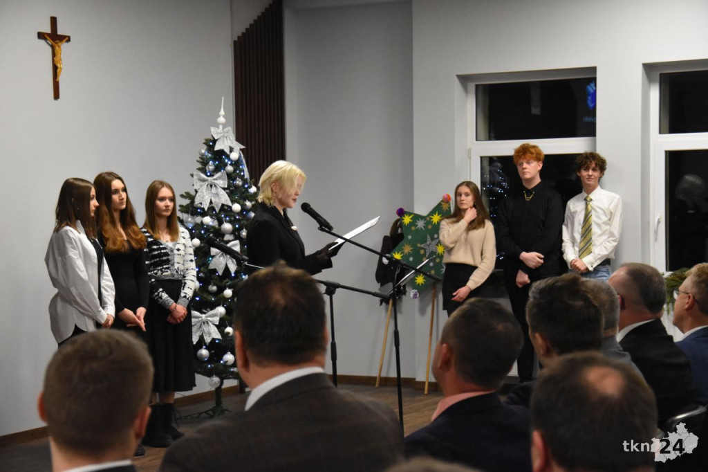 Powiatowa Wigilia w nowej sali konferencyjnej starostwa [wideo, zdjęcia]