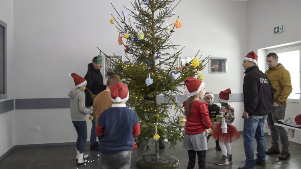 Czermińscy strażacy integrują i edukują na święta [wideo, zdjęcia]