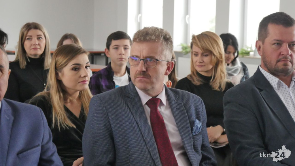 Kartka na gwiazdkę. Władze powiatu nagrodziły zwycięzców konkursu [wideo, zdjęcia]