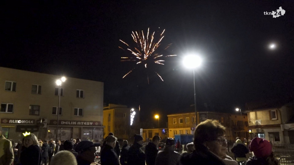 Pełny rynek ludzi, muzyka, lasery. Tak powitaliśmy Nowy Rok! [wideo, zdjęcia]