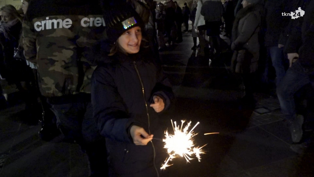 Pełny rynek ludzi, muzyka, lasery. Tak powitaliśmy Nowy Rok! [wideo, zdjęcia]