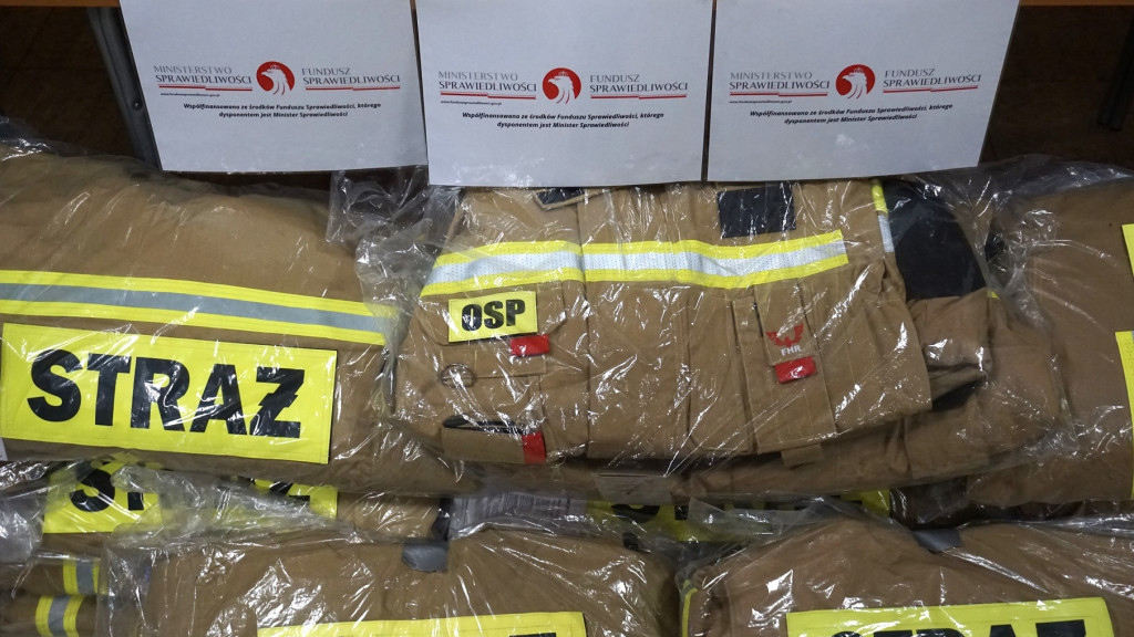 Strażacy z gminy Radoszyce ze sprzętem z Ministerstwa Sprawiedliwości [zdjęcia]