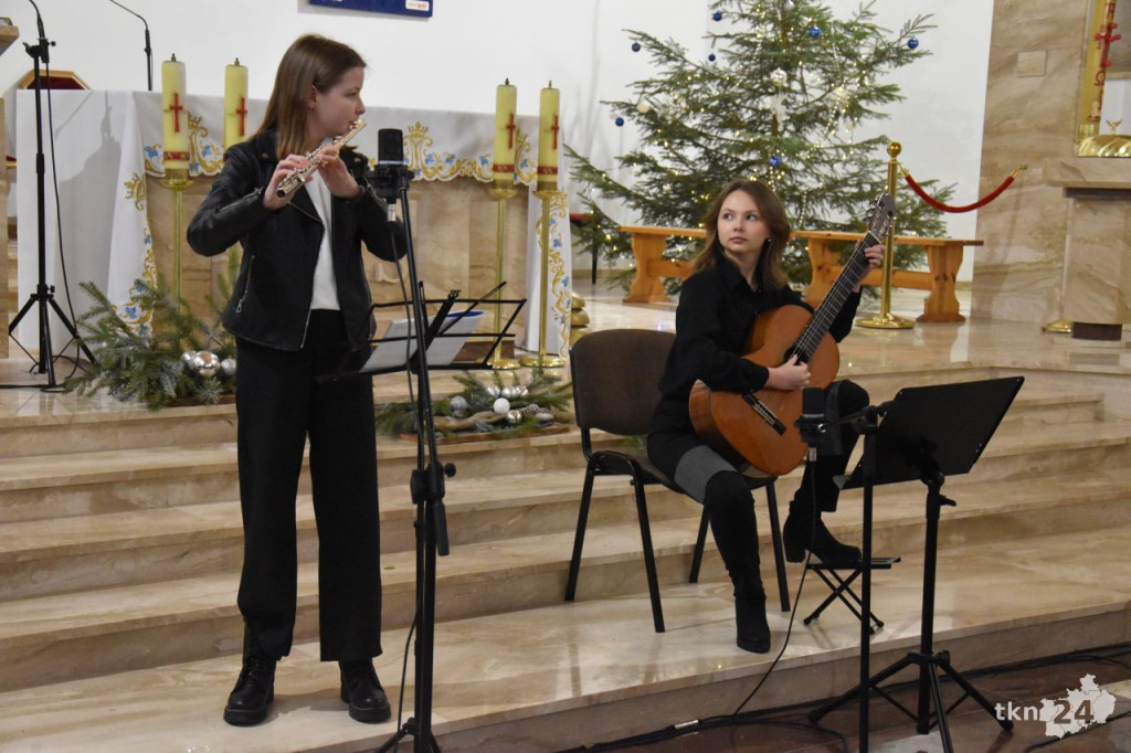 Kolędowy koncert uczniów koneckiej szkoły muzycznej [fotorelacja]