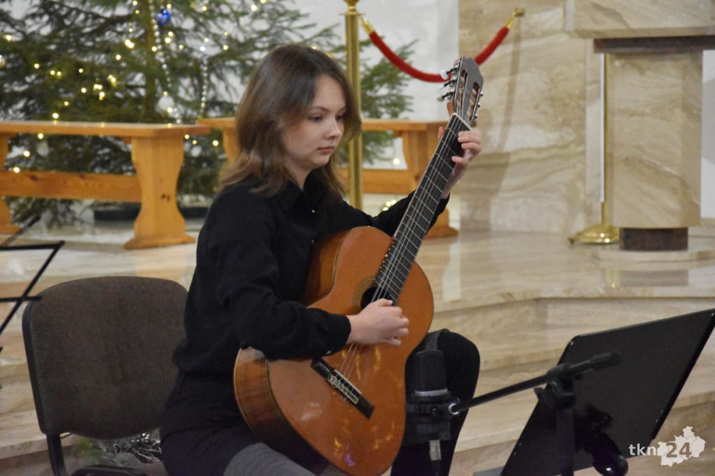 Kolędowy koncert uczniów koneckiej szkoły muzycznej [fotorelacja]