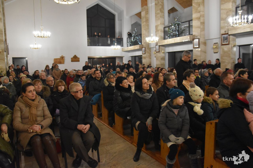 Kolędowy koncert uczniów koneckiej szkoły muzycznej [fotorelacja]