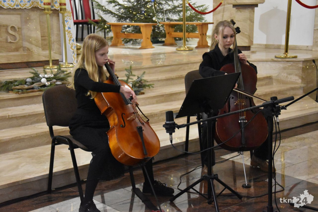 Kolędowy koncert uczniów koneckiej szkoły muzycznej [fotorelacja]