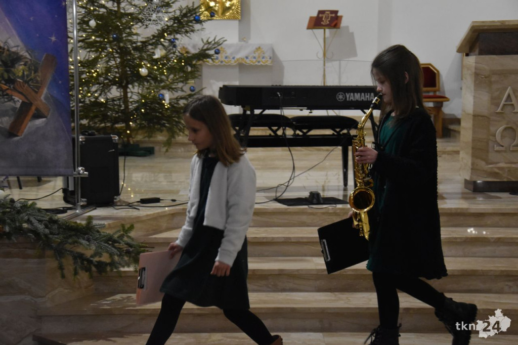 Kolędowy koncert uczniów koneckiej szkoły muzycznej [fotorelacja]