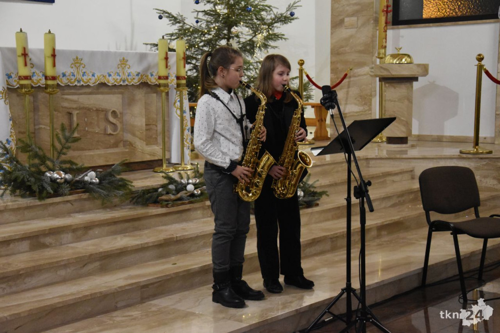 Kolędowy koncert uczniów koneckiej szkoły muzycznej [fotorelacja]