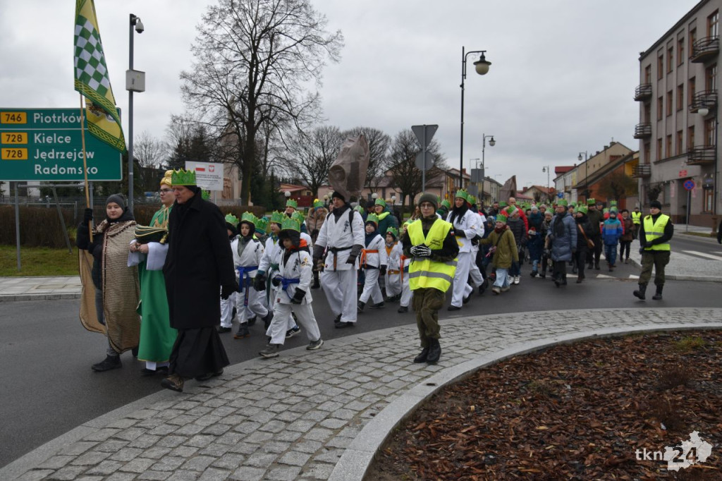 Trzej Królowie przybyli na konecki rynek [wideo, zdjęcia]