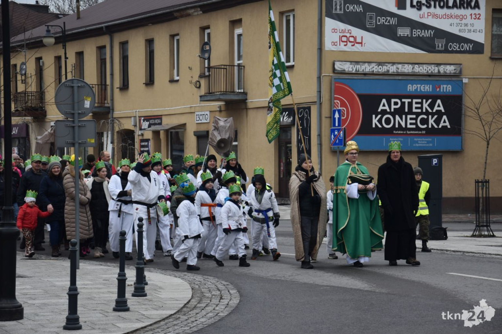 Trzej Królowie przybyli na konecki rynek [wideo, zdjęcia]