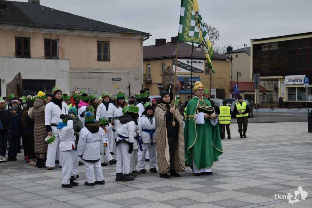 Trzej Królowie przybyli na konecki rynek [wideo, zdjęcia]