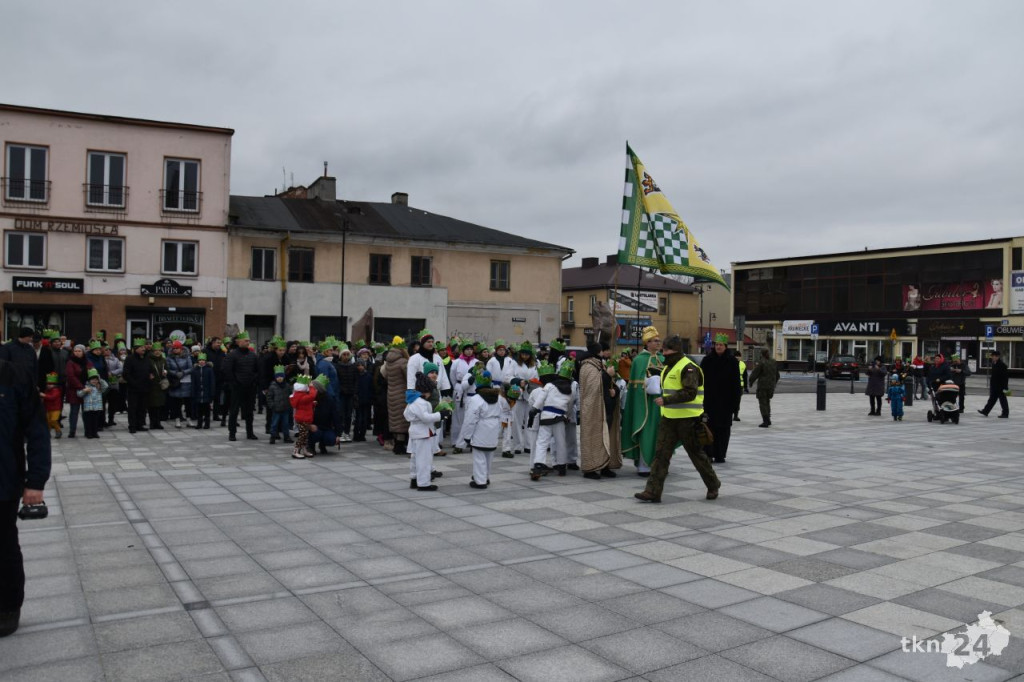 Trzej Królowie przybyli na konecki rynek [wideo, zdjęcia]